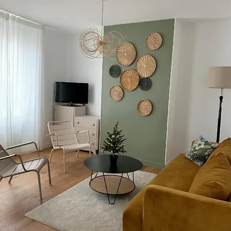 Champagne! Spacieux Centre Apartment